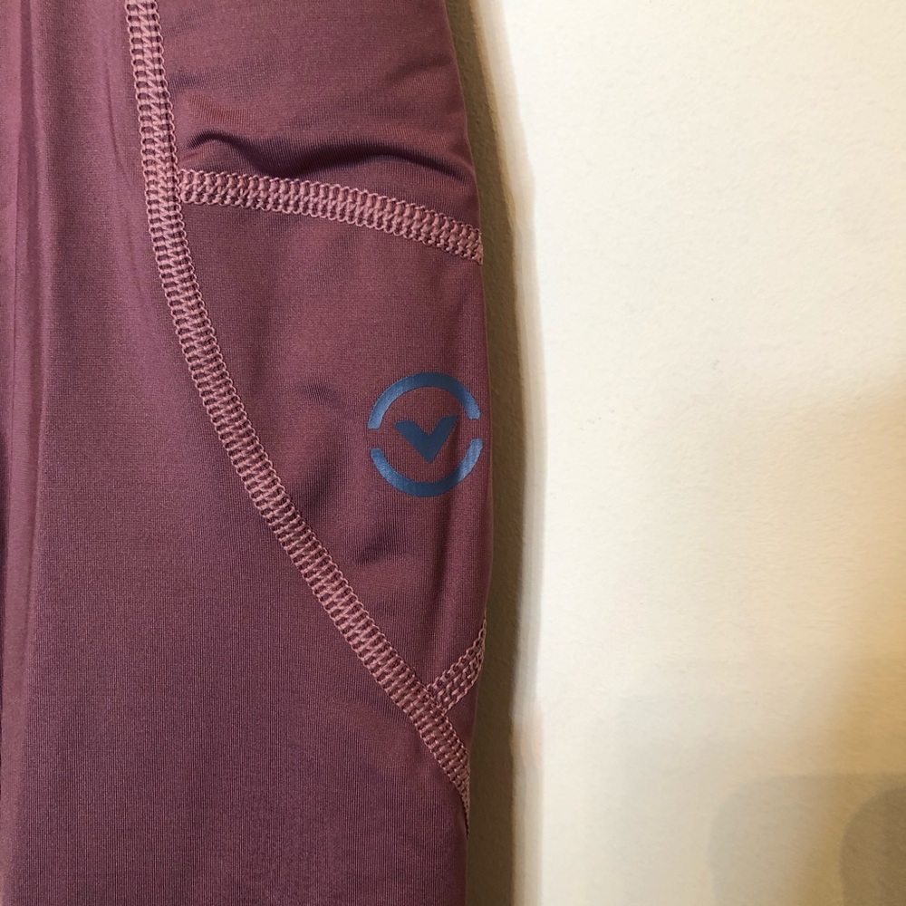 Virus capri leggings  Size Small - Picture 4 of 9
